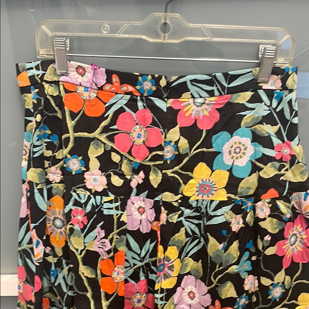 J. Crew Black and Multi Color Floral Pattern Knee Length A-Line Skirt, 8 - Picture 7 of 11